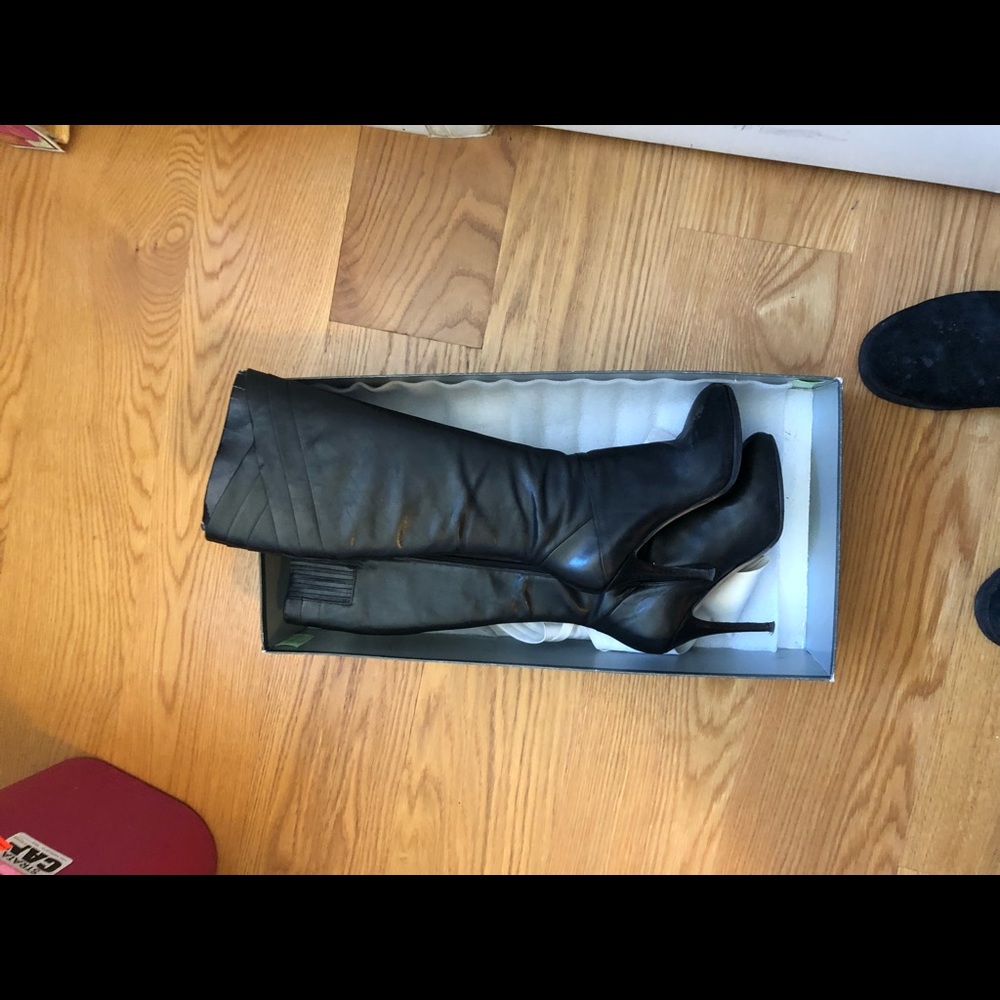 Shoe